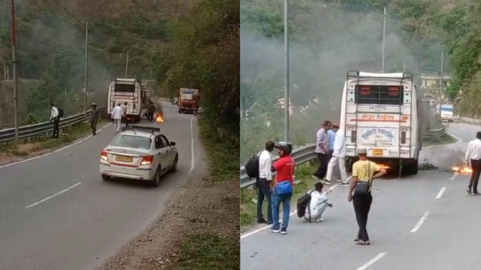 A bus full of baraatis going from Srinagar to Rudraprayag caught fire