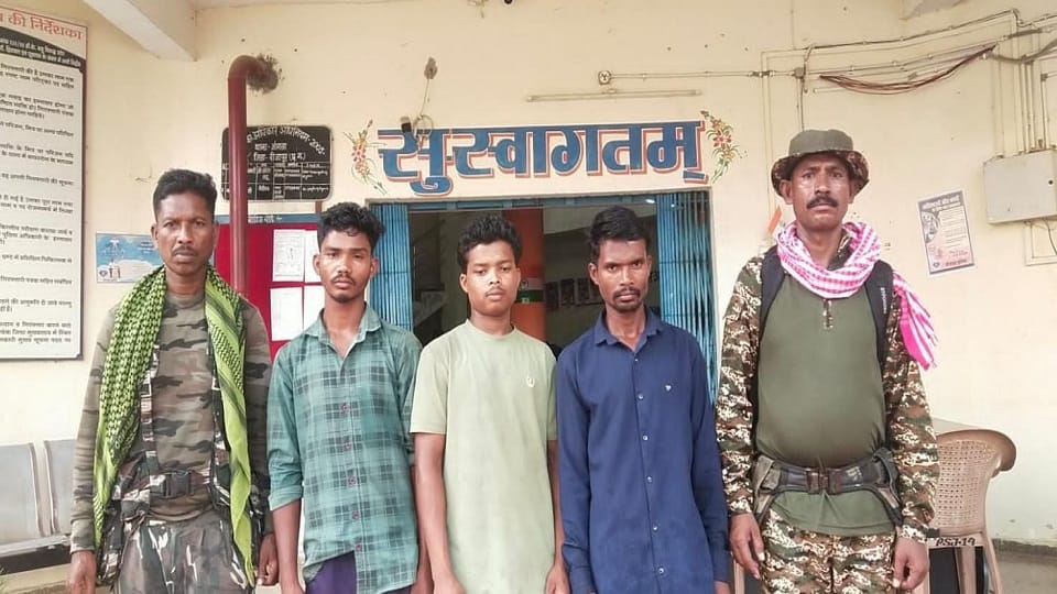 चार नक्सली गिरफ्तार