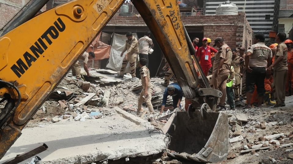 Mustafabad Building Collapsed bodies have been recovered so far many more still buried under rubble