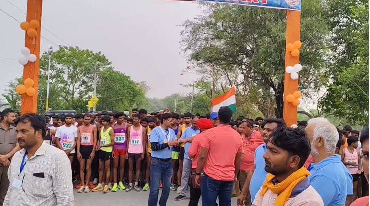 Run for Ballia 700 runners ran in Half Marathon paid tribute to former PM Chandrashekhar singh BJP arrived
