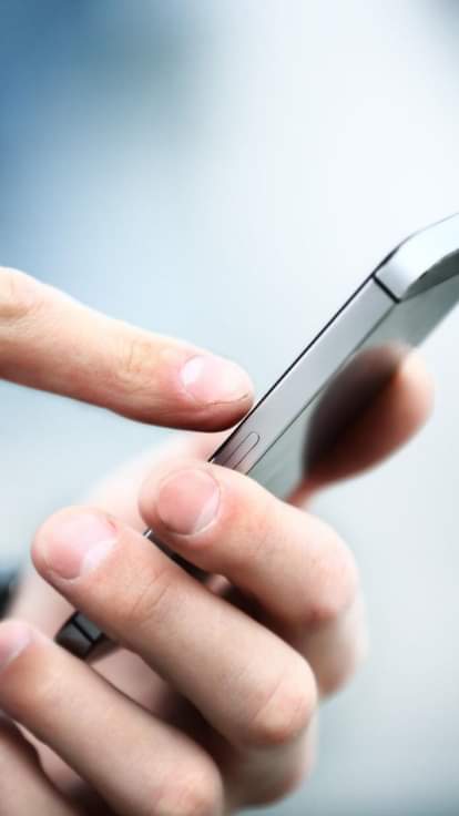 how to cool down smartphone in summer heat wave high temperature affects phone