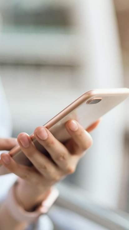 how to cool down smartphone in summer heat wave high temperature affects phone