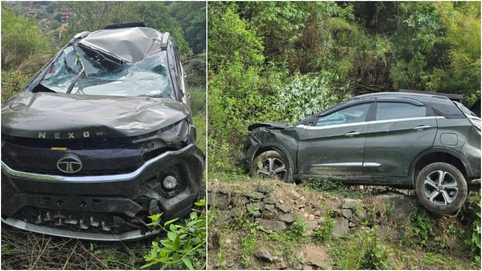 A car fell into a deep gorge near Tiger Falls in Chakrata