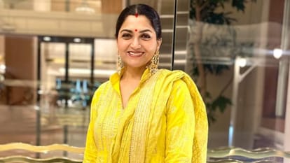 Kushboo Sundar Meeting With Prime Minister Narendra Modi Gave Invitation for Daughter Wedding