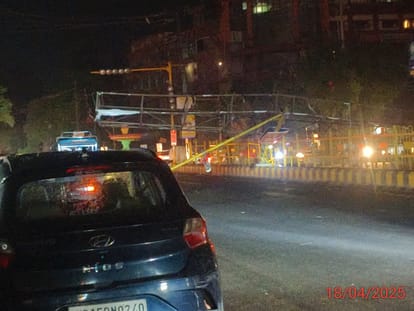Meerut Weather: Heavy rain with thunder, storm affected normal life, unipoles fell at many places