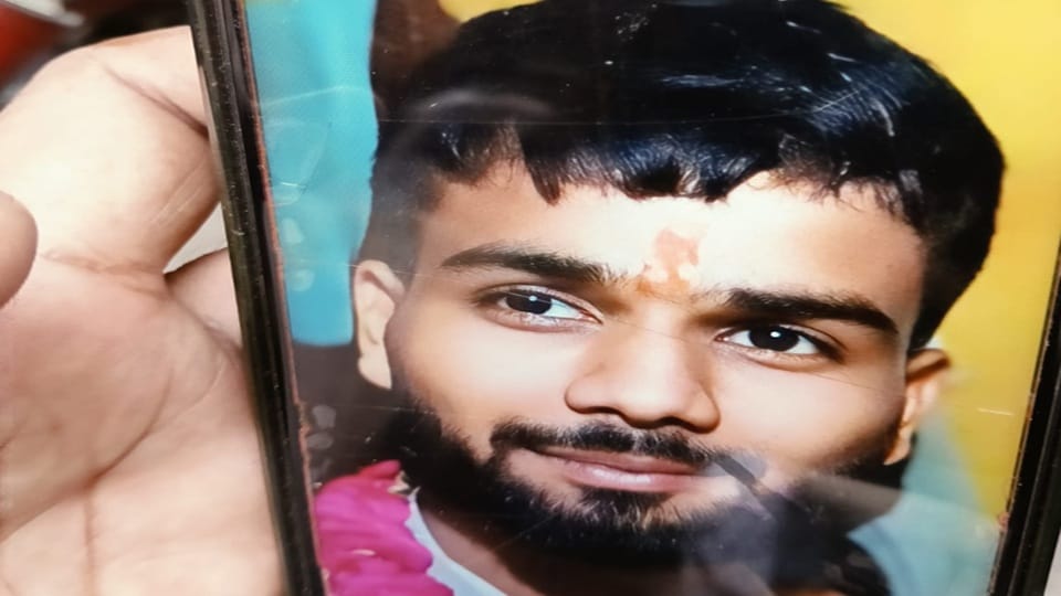 Three friends bike skidded, one died and two injured