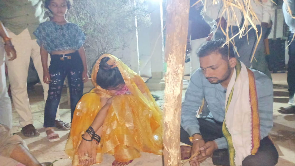 Jalaun: Family members got the young man who came to meet his girlfriend married