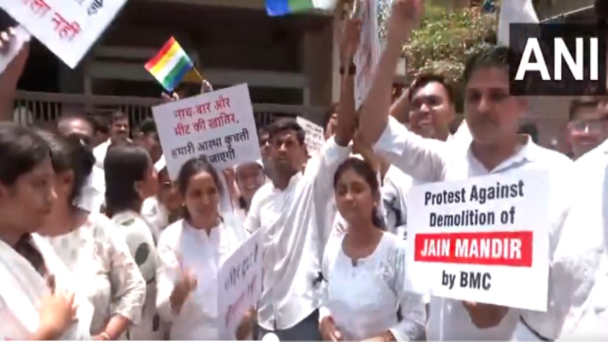BMC demolishes `unauthorised' Jain temple, community protests News In Hindi