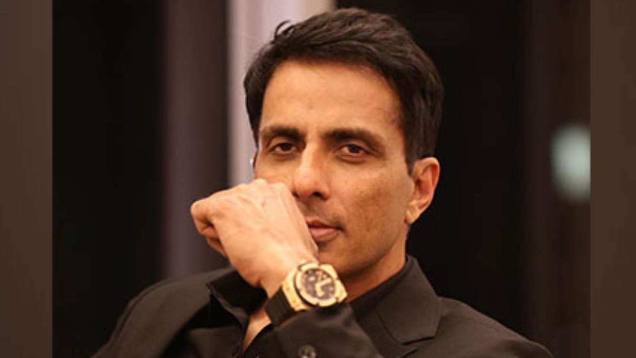 Sonu Sood will education 100 children in dewas madhyapradesh