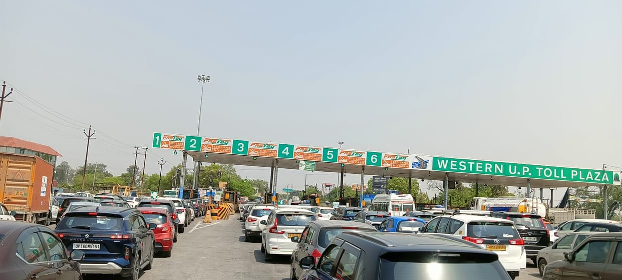 Mega weekend: Three days holiday, tourists go to visit the mountains, except for the jam situation at the toll