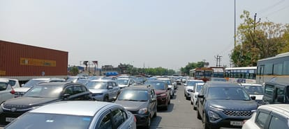 Mega weekend: Three days holiday, tourists go to visit the mountains, except for the jam situation at the toll