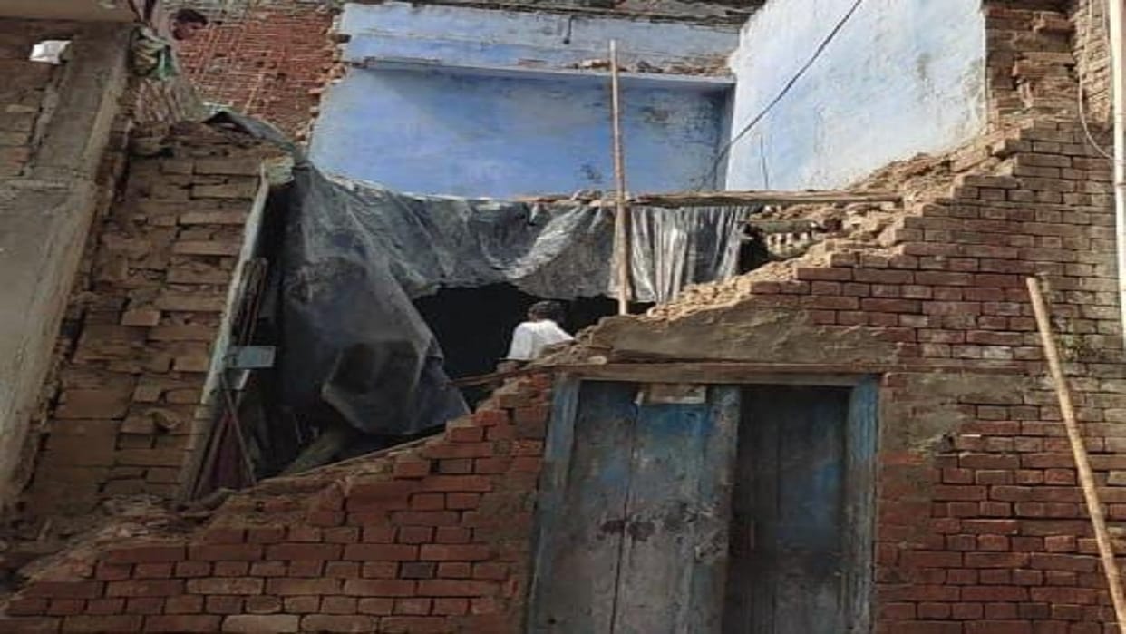 girl died after house wall collapsed during due to storm in pilibhit