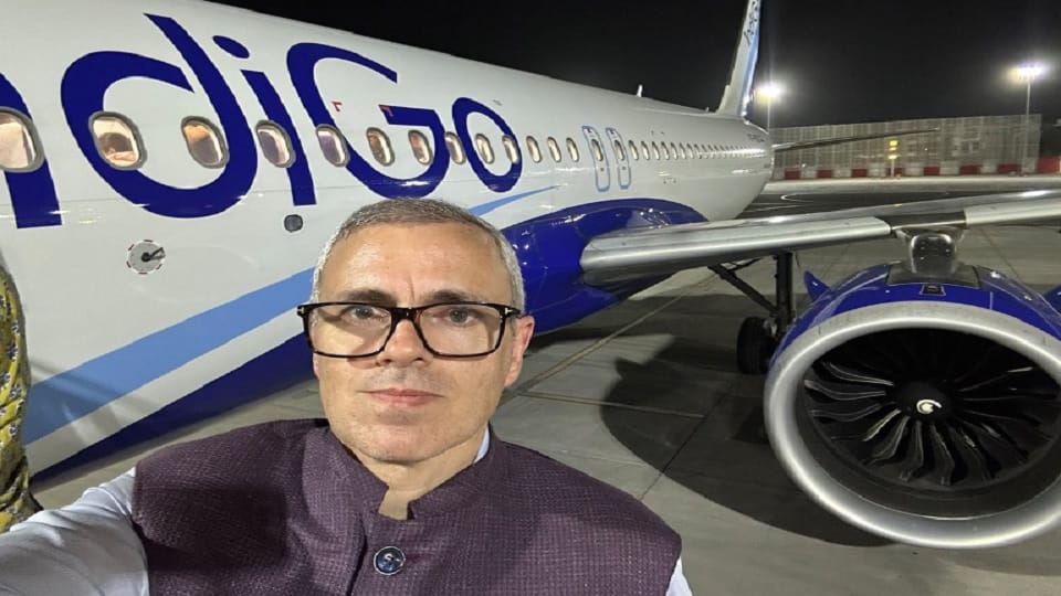 Delhi : Indigo flight carrying J&K CM Omar Abdullah could not land in Delhi