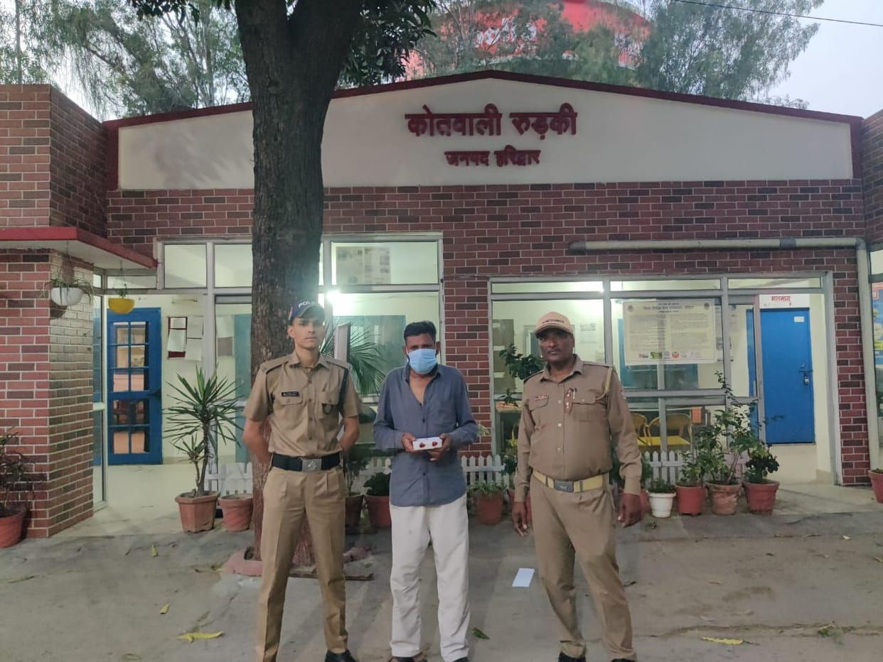 Roorkee News police found smack kept in the bed inside the house With help of dog Bella