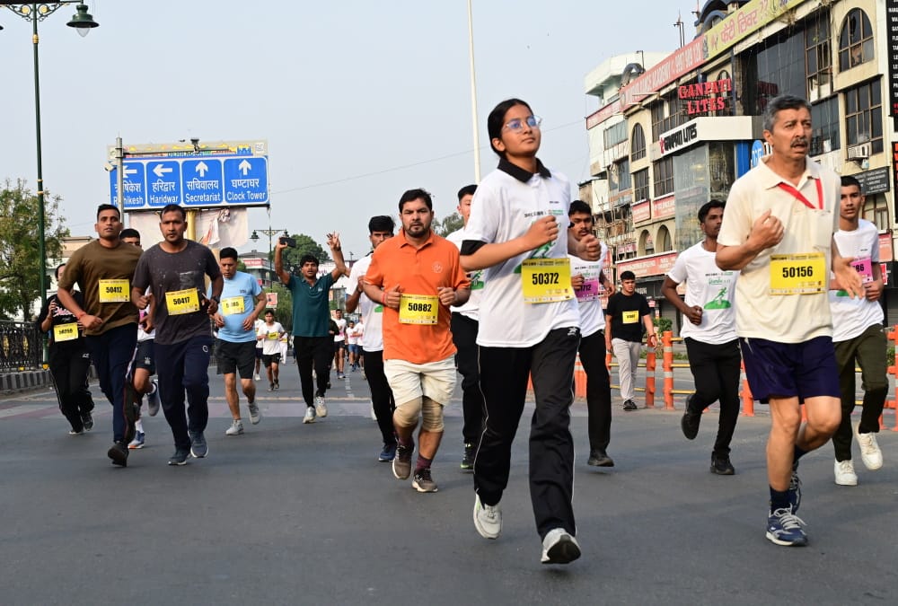 Dehradun Amar Ujala Greenathon Youths ran with message of environmental protection