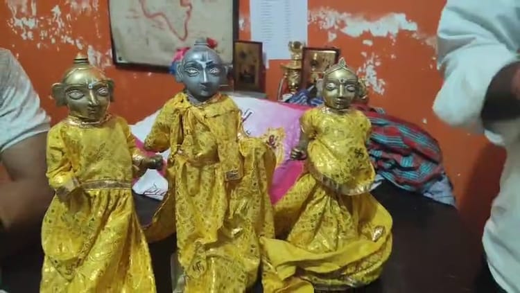 Bihar: मोतिहारी से बरामद हुई चोरी गई अष्टधातु की मूर्तियां, तीन बदमाश गिरफ्तार; घटना में उपयोग वाहन भी जब्त