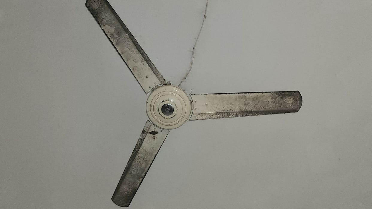 after running fast ceiling fan is not working properly know reason in hindi