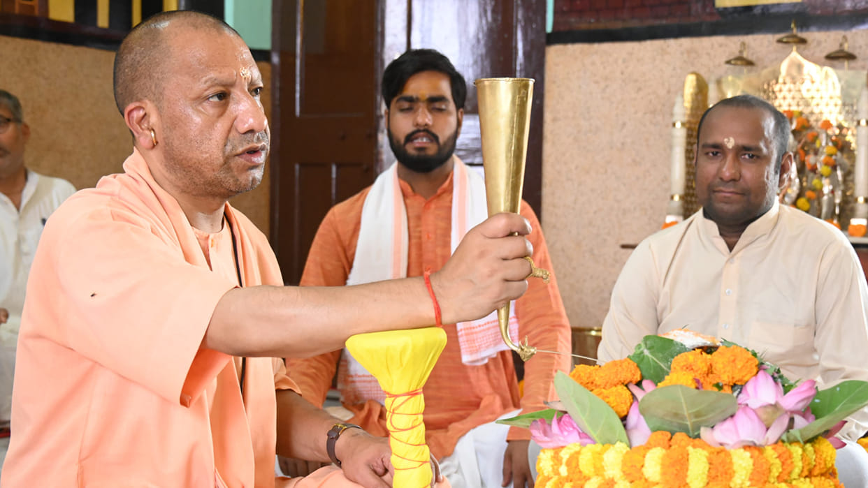 CM Yogi performed Rudrabhishek in Gorakhpur, Gorakhnath temple, prayed for public welfare