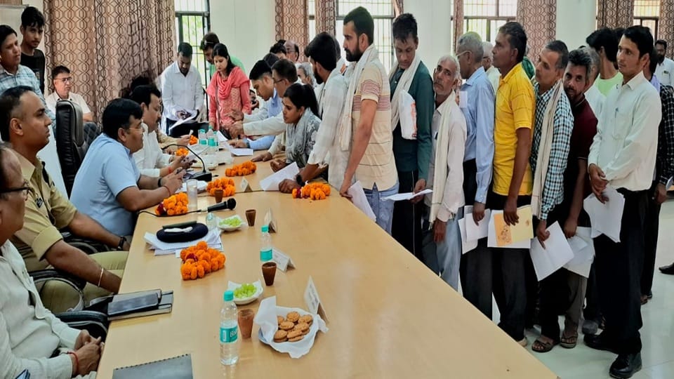 Sampurn Samadhan Diwas in Iglas