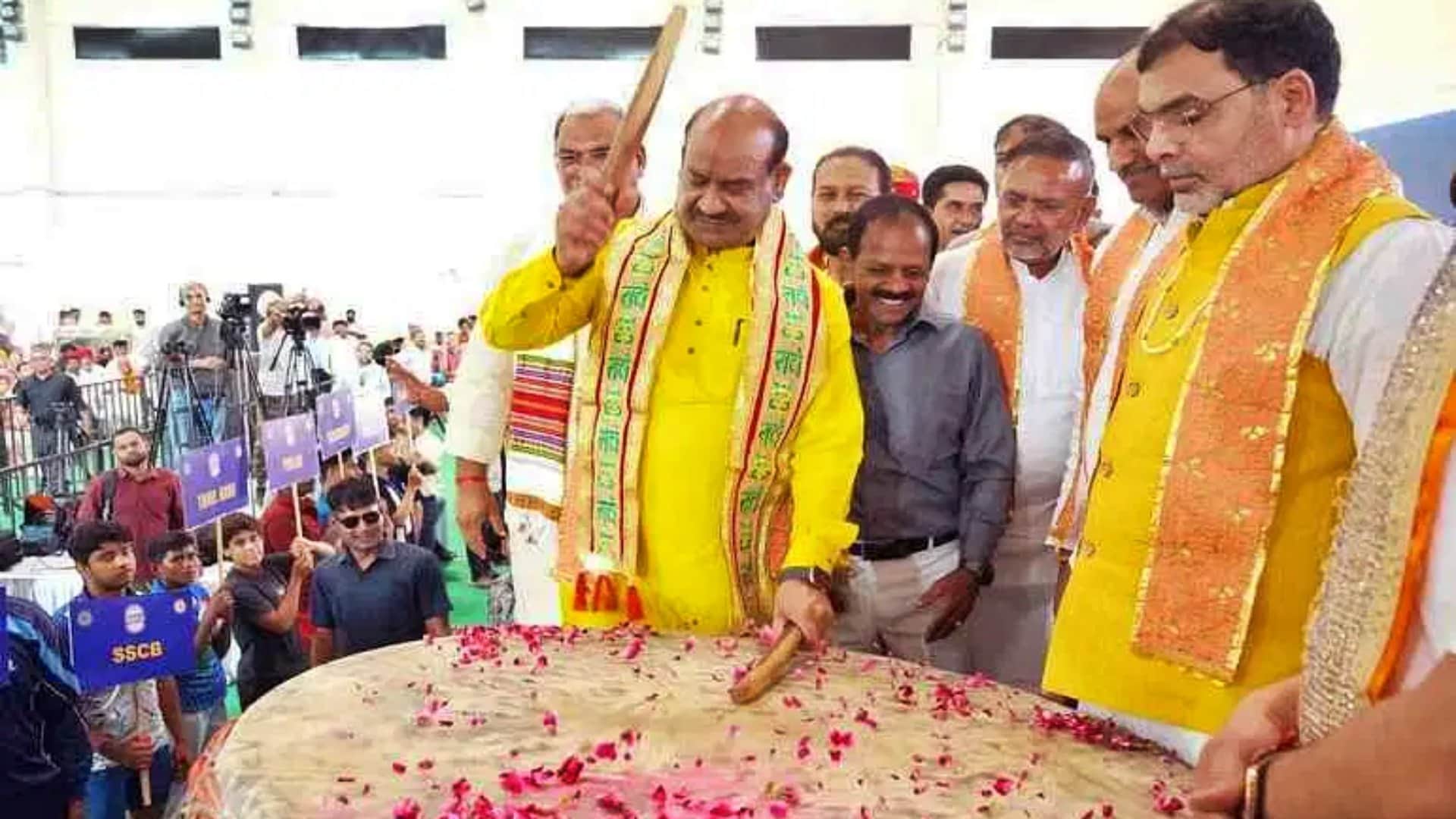 Kota News: Lok Sabha Speaker Om Birla inaugurated Under-20 National Wrestling Competition, also played drums