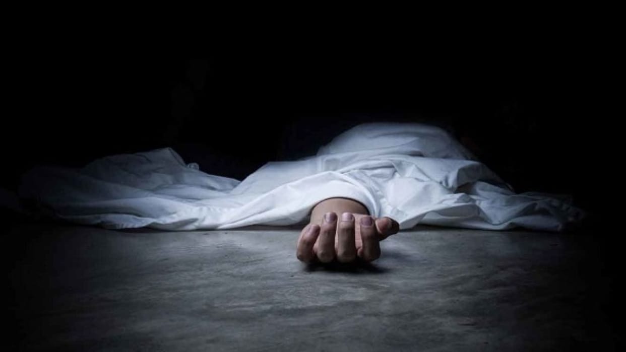 young woman who had left for a company was found unconscious at DD Chowk and died