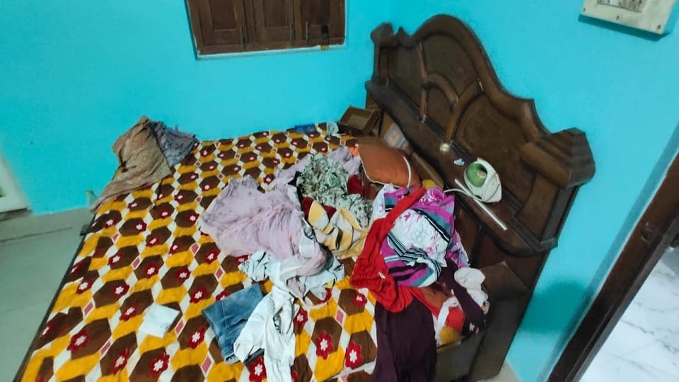 Estimated theft of Rs 5 lakh in Pali family had gone to a wedding incident captured in CCTV camera in Korba