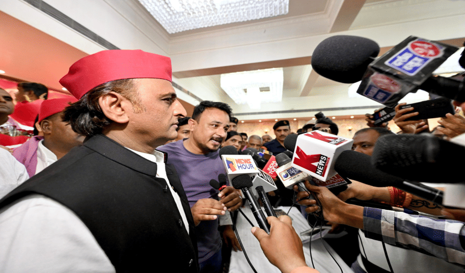 Akhilesh Yadav accused of discrimination in posting of SHOs, Prayagraj police denied it