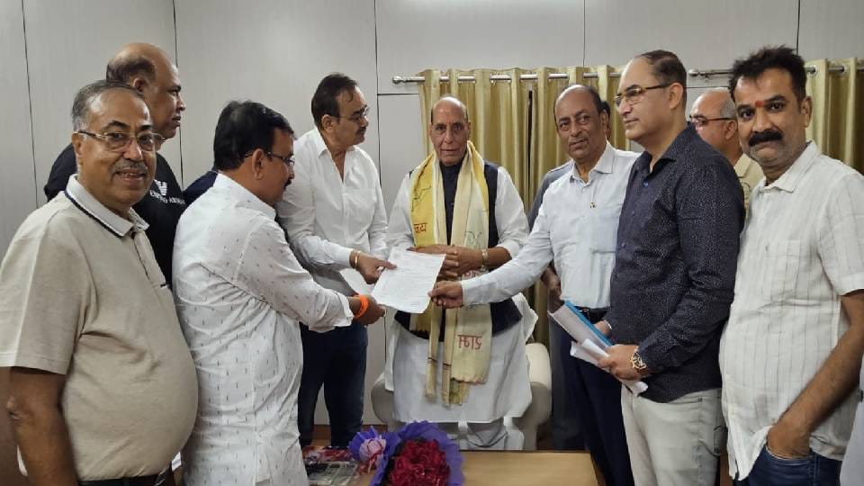 delegation of traders met Rajnath Singh in Lucknow put demands including formation of traders welfare board