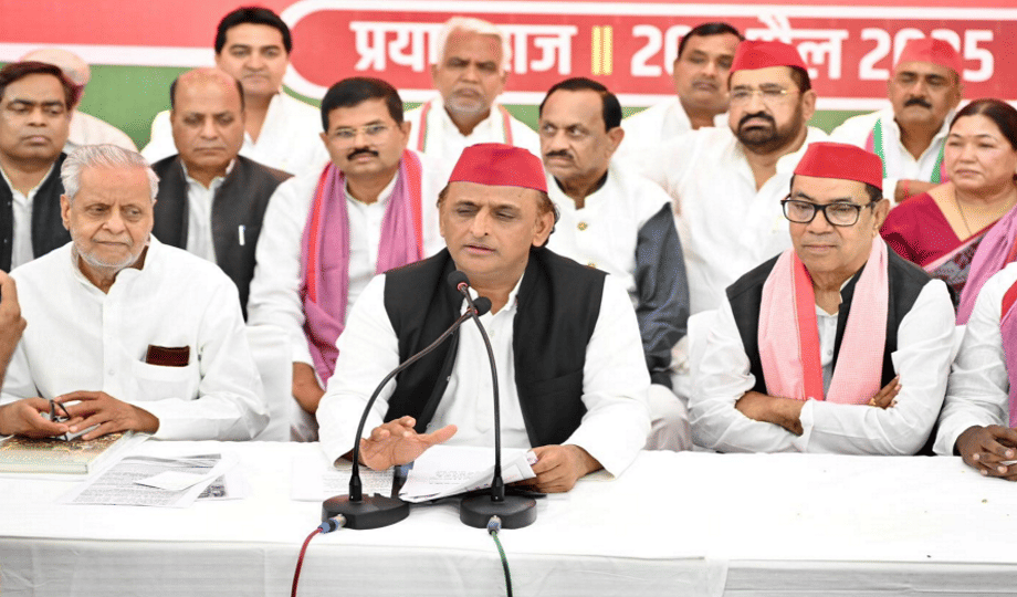 Akhilesh Yadav said: BJP is expert in hiding the truth and spreading lies, the entire government is running on