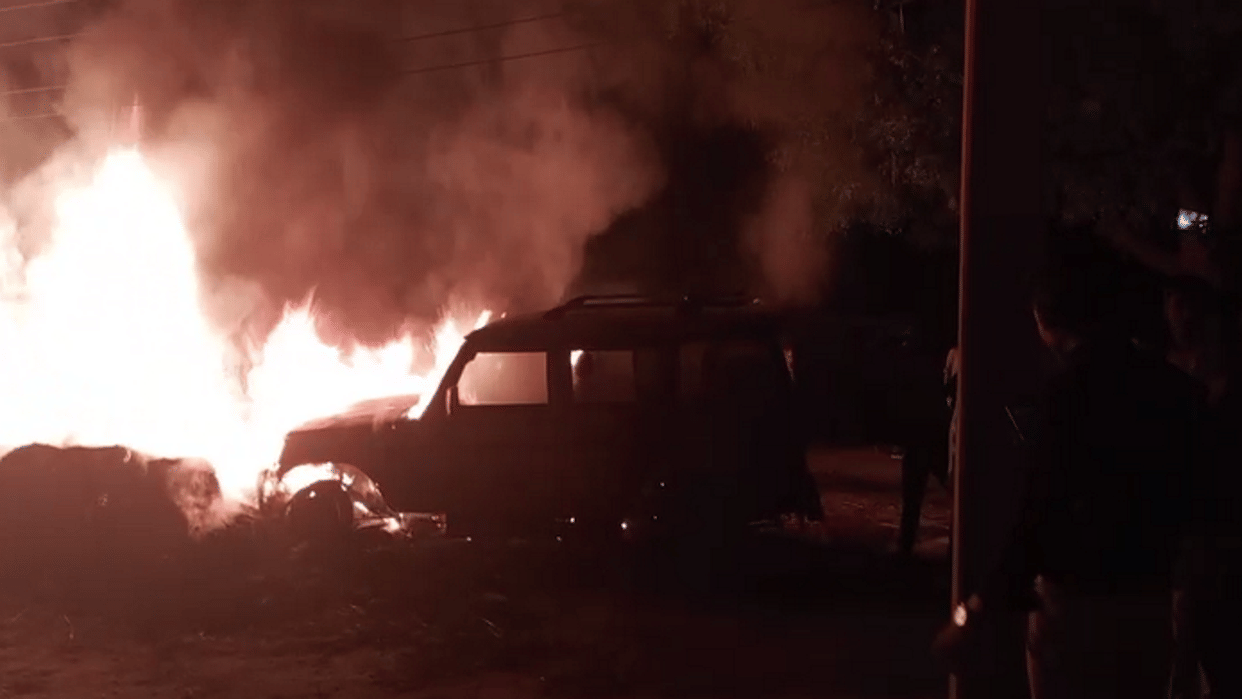 Bolero caught fire while bursting fireworks during Dwarchar, chaos ensued