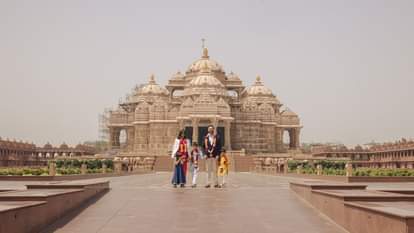 अमेरिकी उपराष्ट्रपति जेडी वेंस ने परिवार संग अक्षरधाम मंदिर का किया भ्रमण