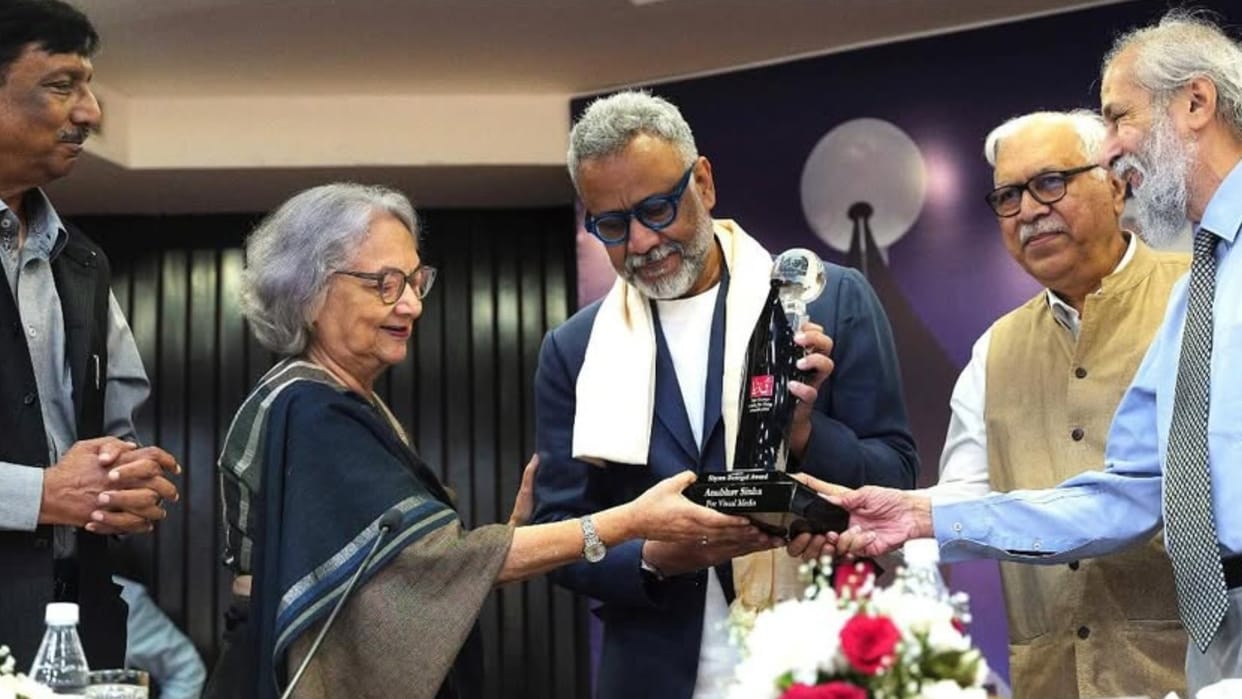 Film director anubhav sinha got shyam benegal media and unity award for films