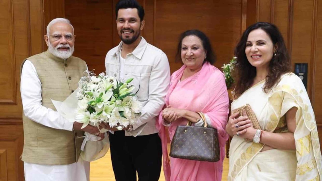 jaat Movie actor Randeep Hooda met with Prime Minister Narendra Modi in New Delhi says  It was a great honour