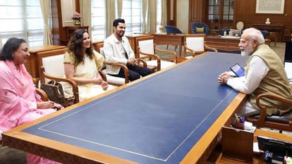jaat Movie actor Randeep Hooda met with Prime Minister Narendra Modi in New Delhi says  It was a great honour