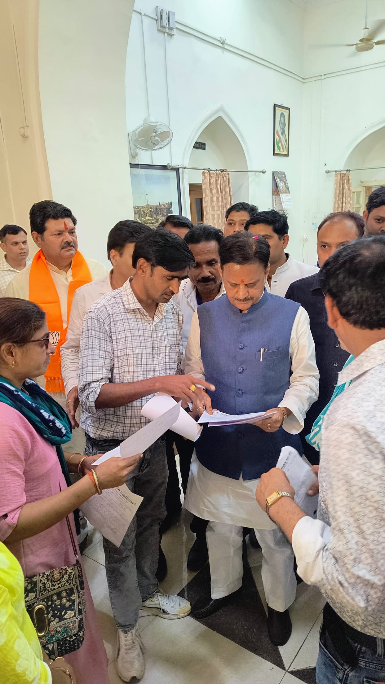 Bhopal: Outsourced health workers of 20 districts of MP have not received salary for 4 months, Deputy CM gave