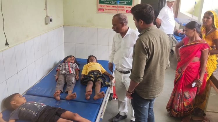 Bihar News : ज़हरीला बीज खाने से बच्चे समेत 11 लोग बीमार, कई की स्थिति गंभीर