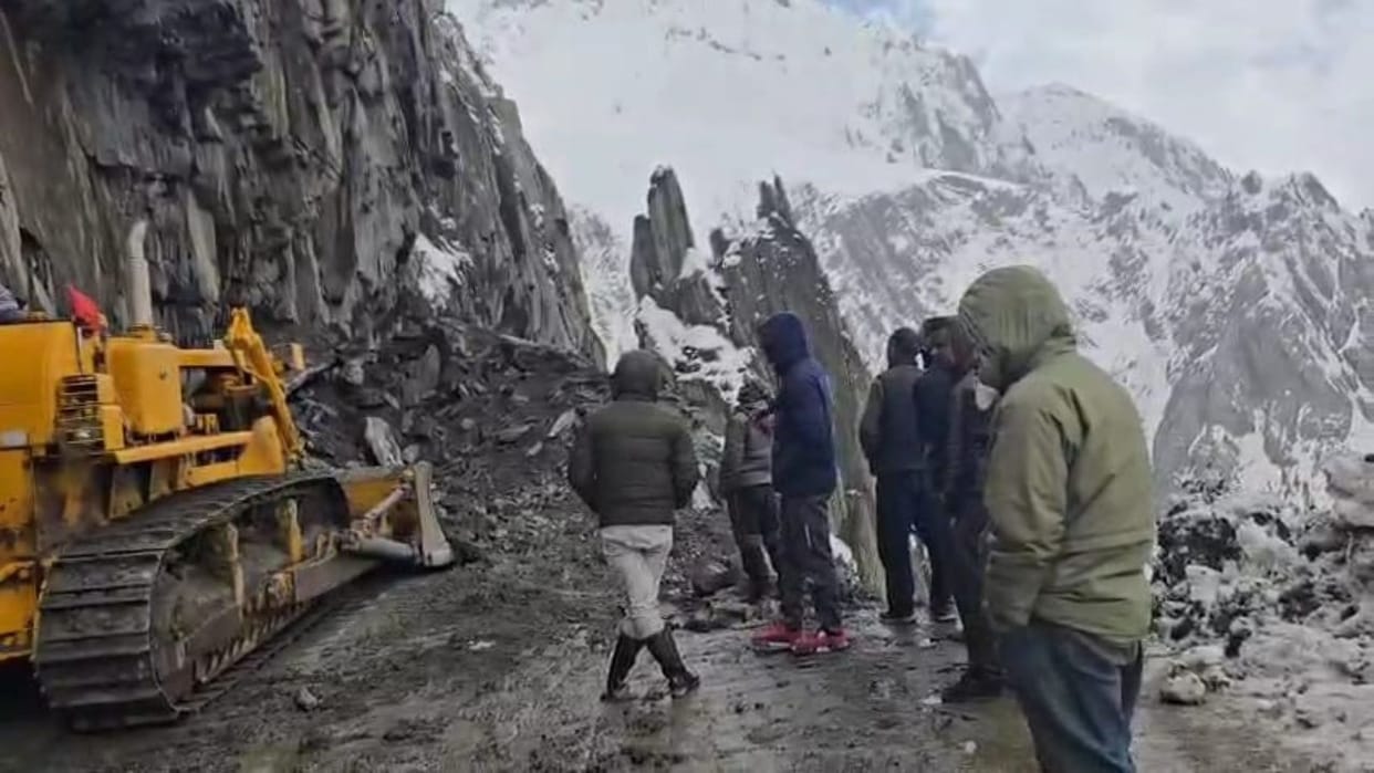 Jammu Kashmir: After Ramban, landslide wreaks havoc in Zojila pass