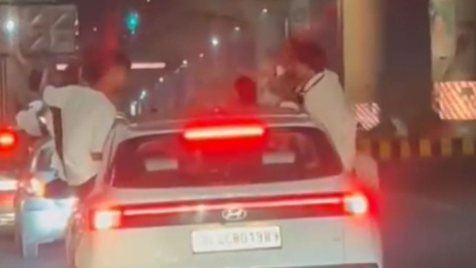 Police issued challan for doing stunts with car in Ghaziabad
