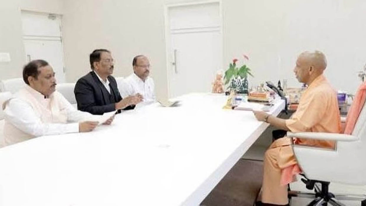 Hardoi: MLA asked the Chief Minister for a bus stand in Pihani