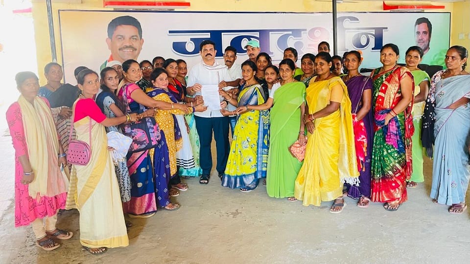 Mitanin Sangh submitted a four point demand letter to the MLA in Bijapur