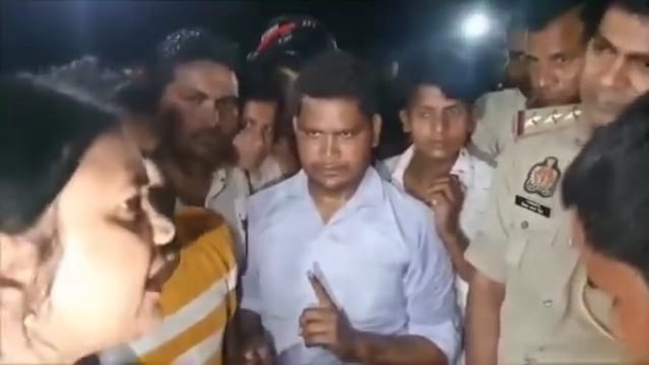 Shahjahanpur accident BJP MLA got angry on Police