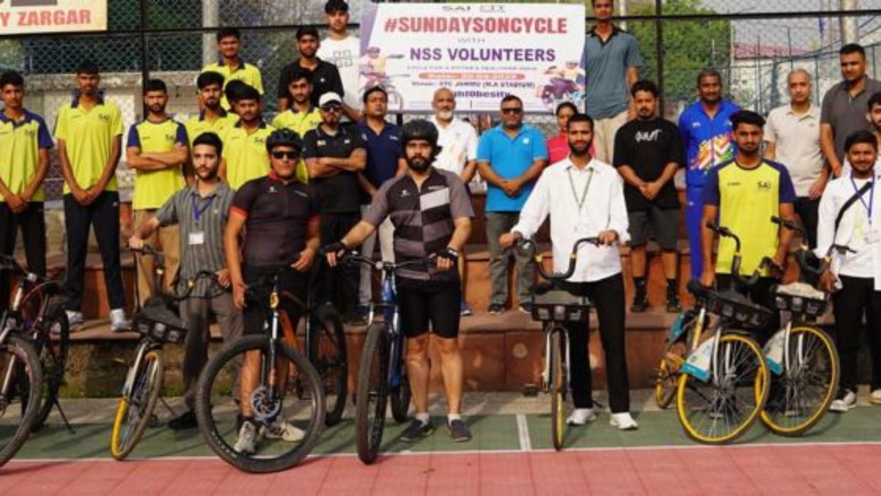 Message of adopting a disease and obesity free lifestyle given by cycling