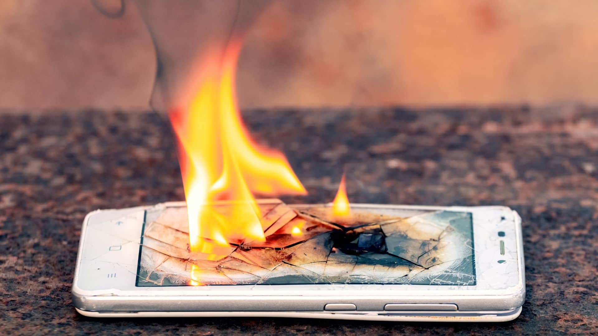 Summer Gadget Safety: Why Your Devices Might Explode in Heat and How to Prevent It in hindi