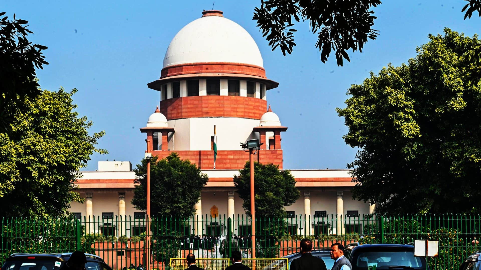 Central Goverment on Affidavit in Supreme Court Waqf Amendment Act Hindu Institutions