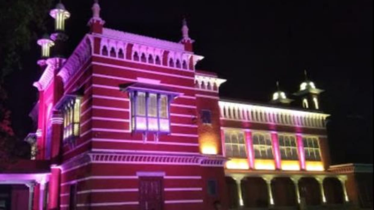 Nazul land of 3550 bigha land of Town Hall Dashashwamedh in Varanasi but people occupying for 99 years