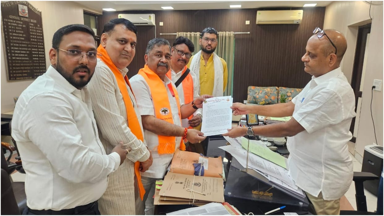 Mamata Banerjee government is running at cost of Hindu lives VHP demands President rule in West Bengal