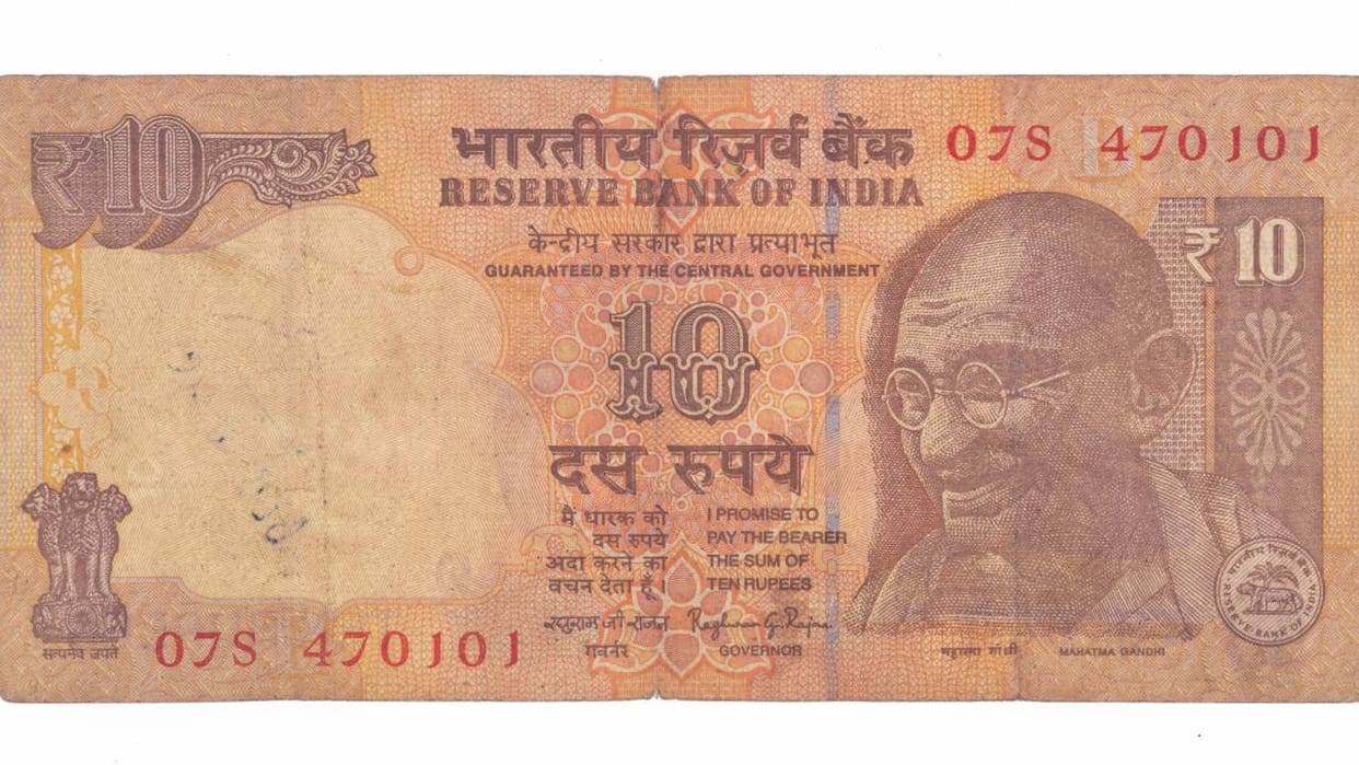 Lover wrote a message for his girlfriend on a 10 rupee note see photo