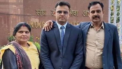 UPSC Result: पिता इंस्पेक्टर... चाचा कांस्टेबल, अब बेटा बना आईपीएस, अभिनव ने हासिल की 130वीं रैंक Budaun Abhinav Sharma secured 130th rank in UPSC CSE