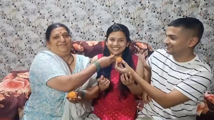 UPSC Result: उत्तराखंड की अंजू भट्ट ने पास की सिविल सेवा परीक्षा, घर पर की तैयारी, चौथे प्रयास में पाई सफलता