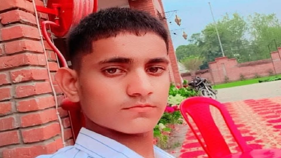 Muzaffarnagar: Teenager drowned in Ganga river while making a reel, mother standing on the bank kept shouting